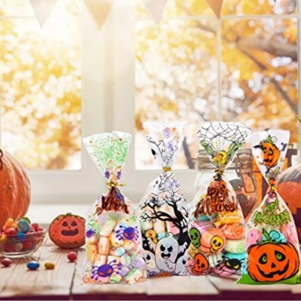 🎃👻100 clear treat bags Halloween Theme